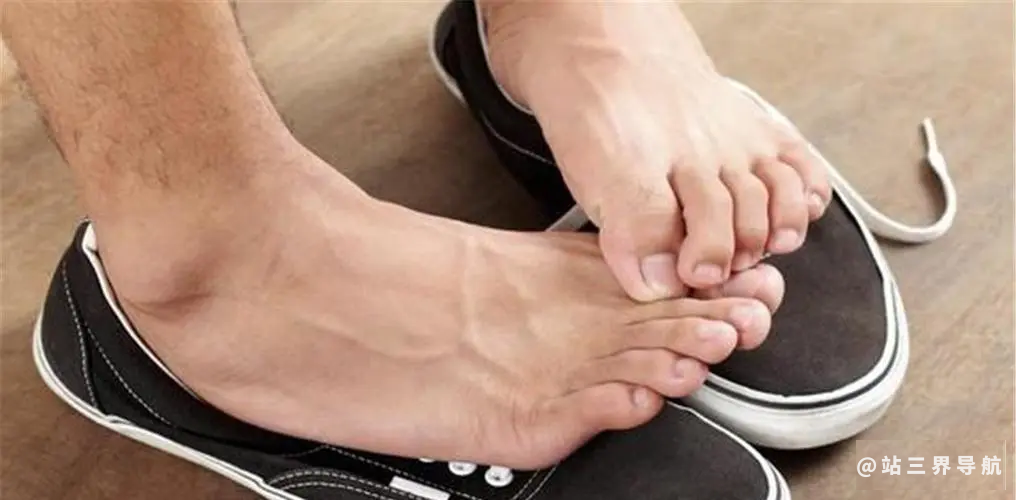 一脱鞋子满屋“香”？防治脚气做好四件事