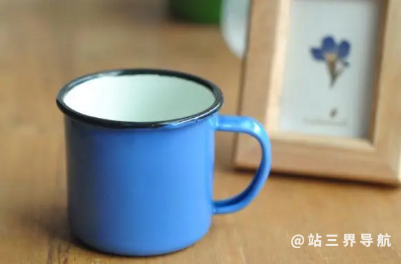 搪瓷杯可以进微波炉吗